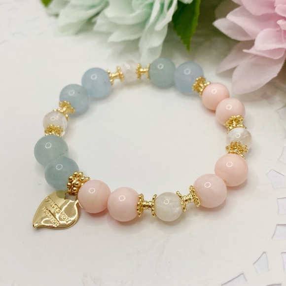 Nature Aquamarine Queen Conch Shell Bracelet - Picture 2 of 10